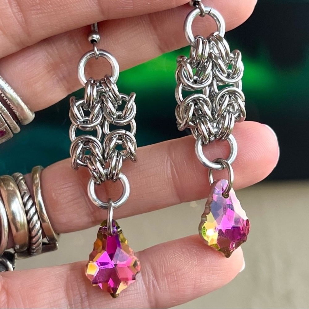 Handmade maille dangly stainless steel earrings pink rainbow austrian crystals